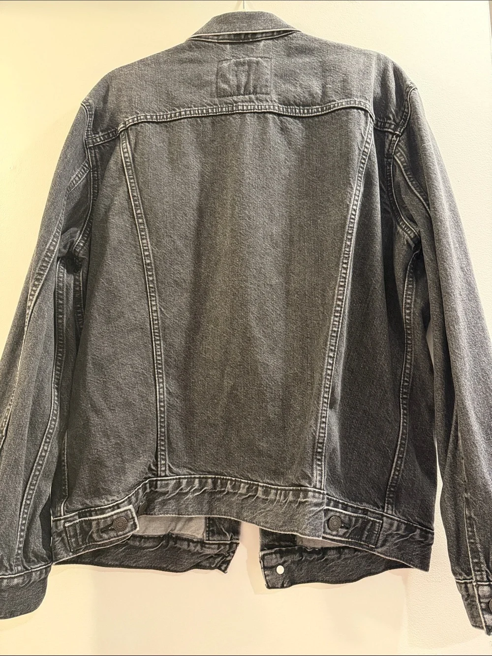 Levi's Men’s Denim Jacket - Picture 3 of 4